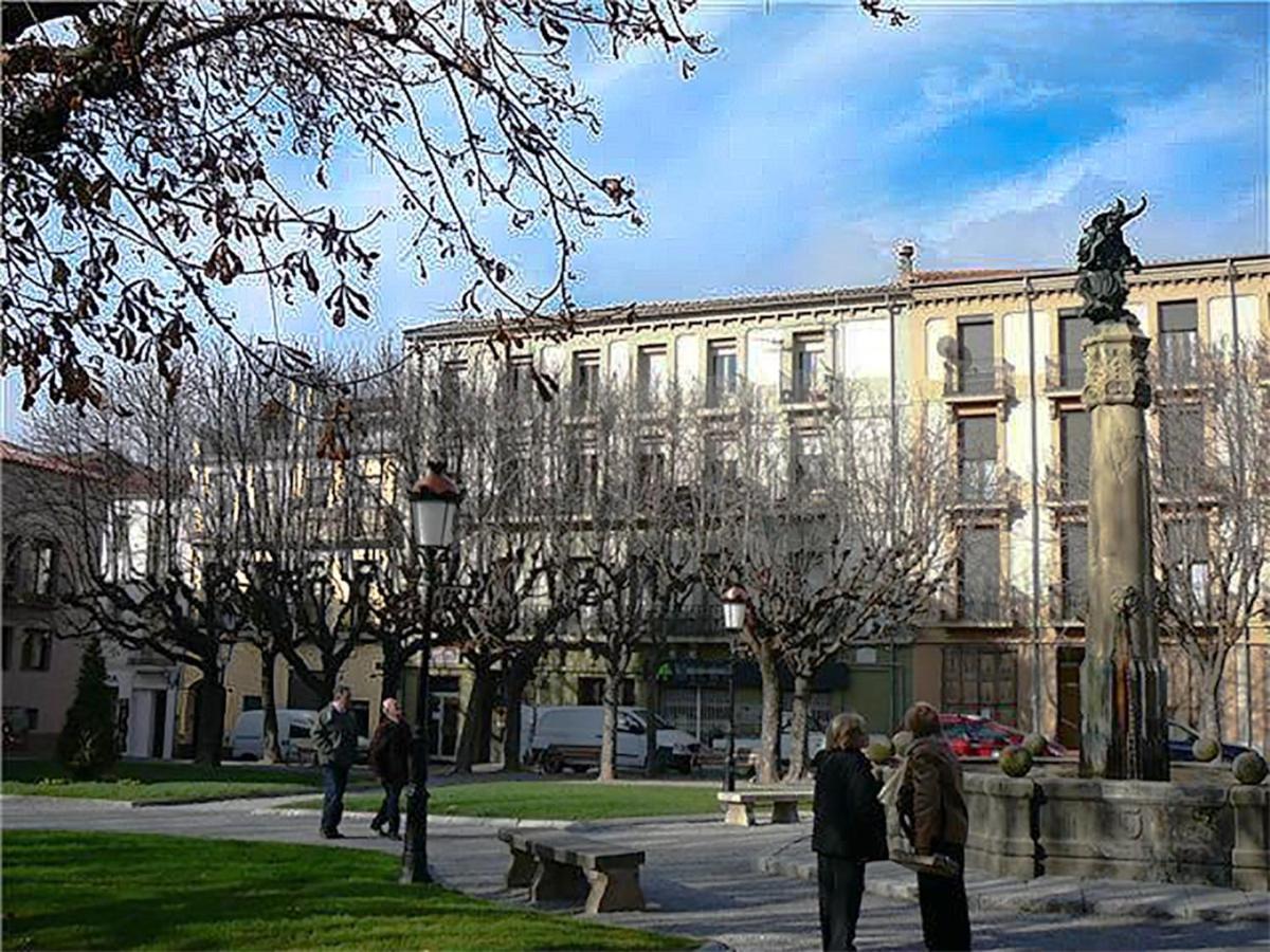 Casa Matilda - Apartamento Con Chimenea, Vistas, Rustico-Elegante En El Centro Sant Joan de les Abadesses Eksteriør bilde